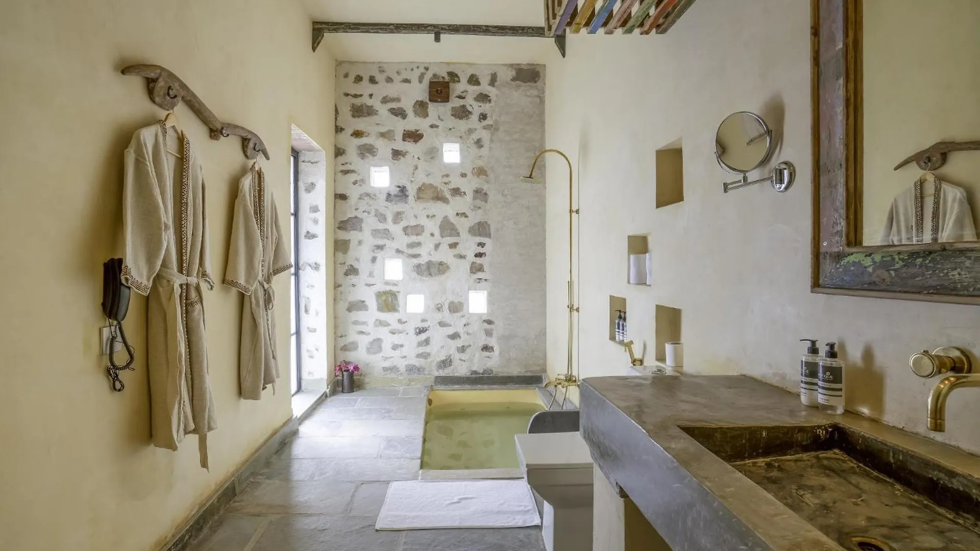 Maya Luxury The Quila أُودايبور